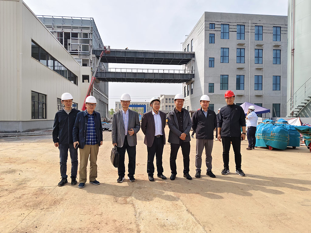 铆足干劲抓项目促投产，全力全速加快推进园区高质量发展